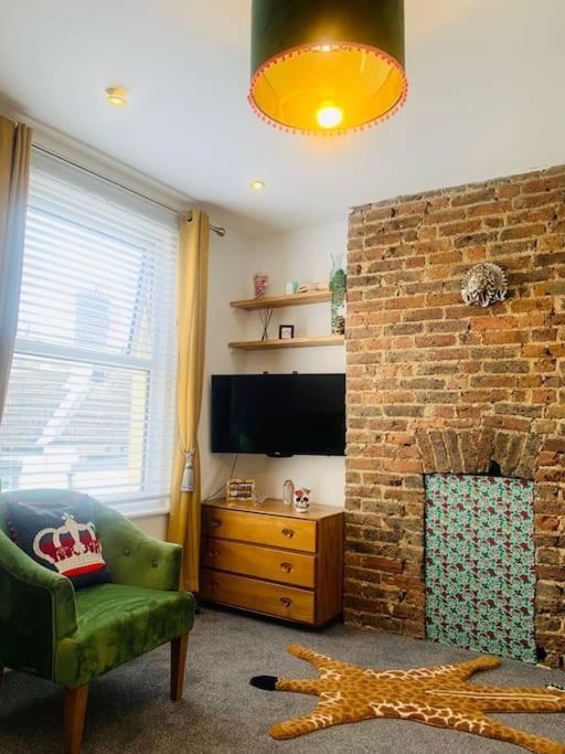 Funky 2 Bedroom Apartment In Town Centre Гастінгс Екстер'єр фото